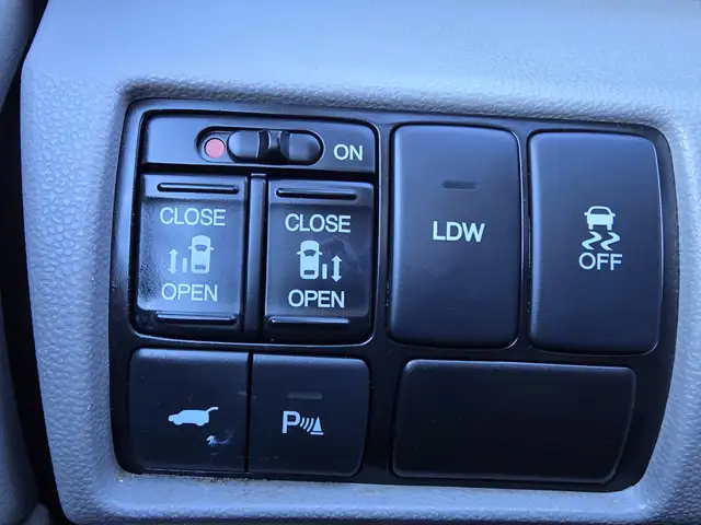 2016 Honda Odyssey Odyssey EX-L V6 7-Pass : One Owner - Photo 13