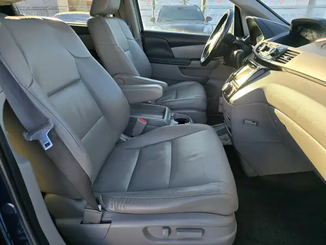 2016 Honda Odyssey Odyssey EX-L V6 7-Pass : One Owner - Photo 17