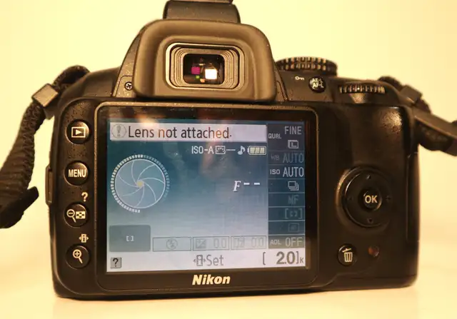 Nikon  - D3000 DSLR BODY, 64GB MEM, CASE, A1 - Photo 3