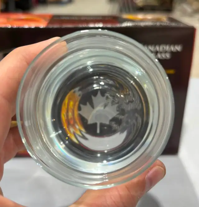FOUR Glass Whisky Tumblers ("Official Canadian Whisky Glass") - Photo 2
