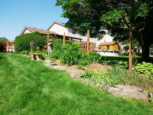 HIRING GENERAL LABOURERS! - Photo 3