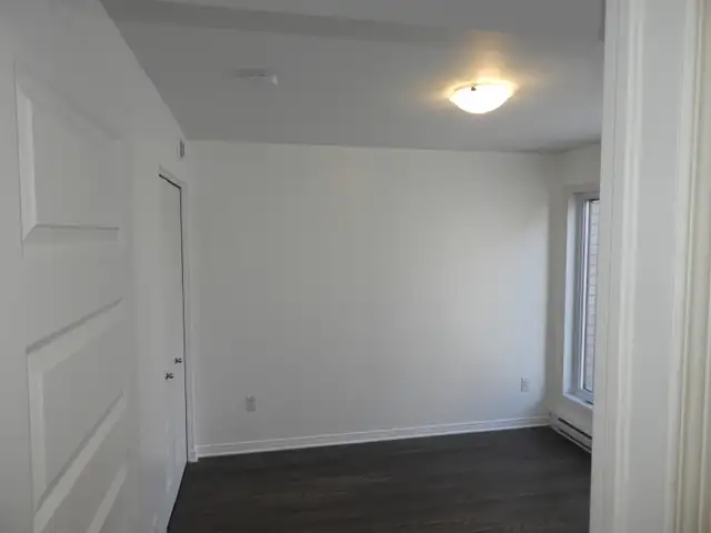 Condo de 2 chambres/5 electros/1 Remise/1Parking/Rivermead - Photo 7