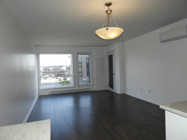 Condo de 2 chambres/5 electros/1 Remise/1Parking/Rivermead - Photo 8