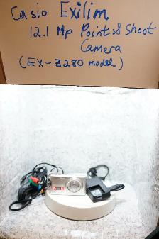 Casio Exilim EX-Z280 12.1 Mp Point & Shoot Camera