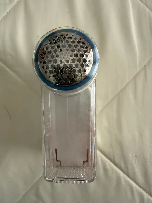 Fabric Shaver & Manicure Kit - Photo 2