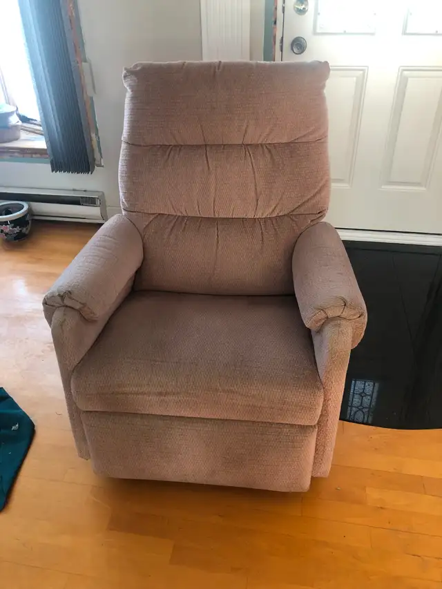 Fauteuil berçant avec extention pour les jambes