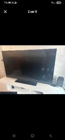 Smart Tv Samsung 55 pouces full HD avec manette 514 261 1595.