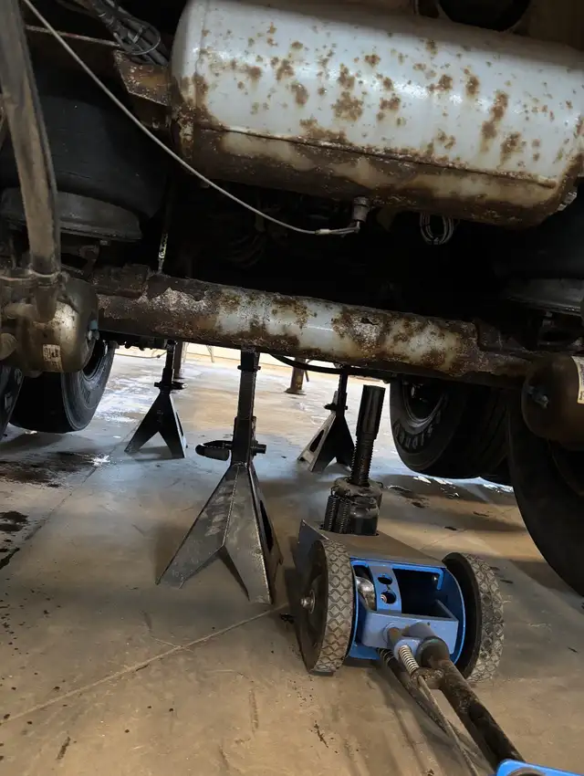 Truck & Transport Mechanical Services - Photo 2