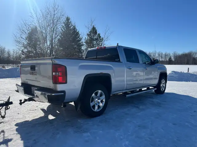 2014 GMC sierra 1500 SLT crew cab - Photo 2
