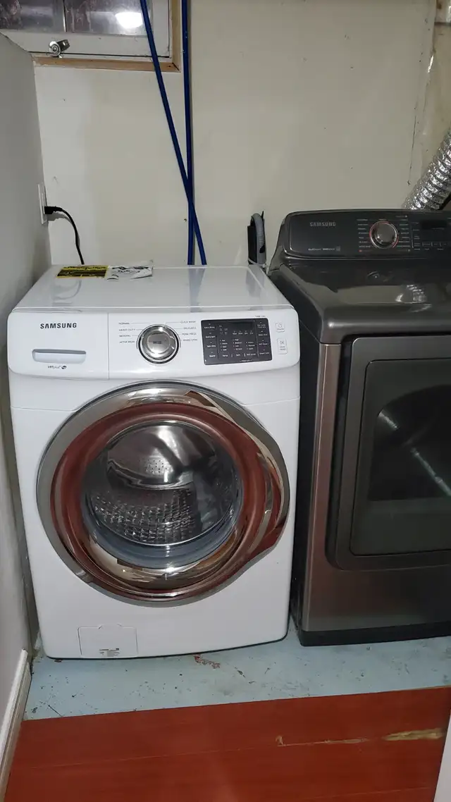 Basement for rent $500/month (Brimley and St.Clair) Scarborough - Photo 4