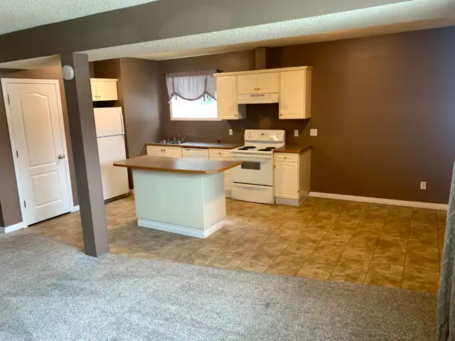 Bright and Spacious, Neat Clean Tidy 2 Bedroom 1 Bathroom - Photo 4