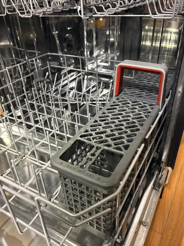 KitchenAid KDPM604KPS Dishwasher – Serviced & Tested - Photo 9