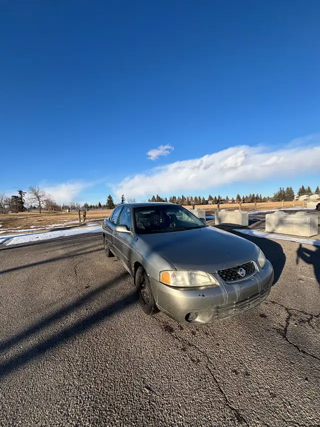 2002 Nissan Sentra - Photo 2