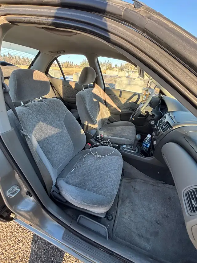 2002 Nissan Sentra - Photo 8