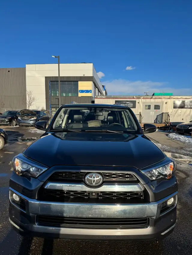 2016 Toyota 4Runner Limited : Low Mileage, One Owner - Photo 2