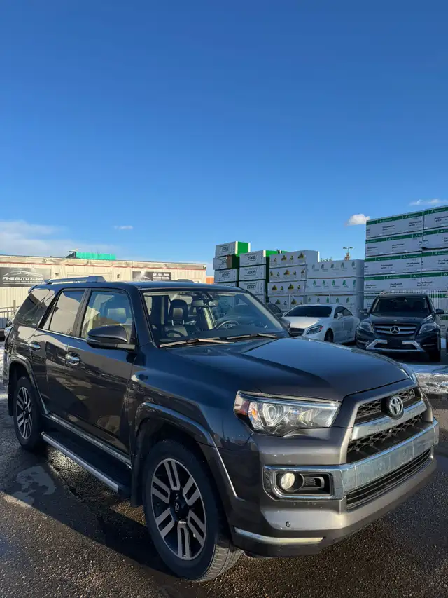 2016 Toyota 4Runner Limited : Low Mileage, One Owner - Photo 3