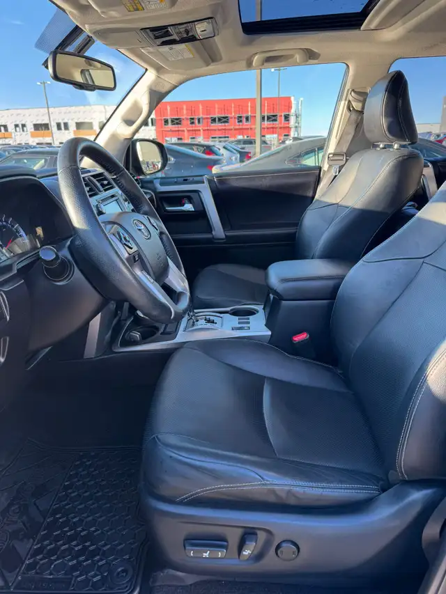 2016 Toyota 4Runner Limited : Low Mileage, One Owner - Photo 7