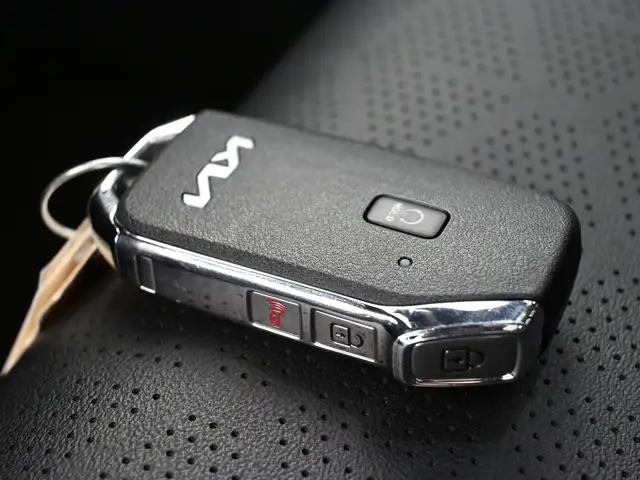 2025 Kia Seltos EX AWD Call 902-466-9550 Android Auto / Apple Ca - Photo 8
