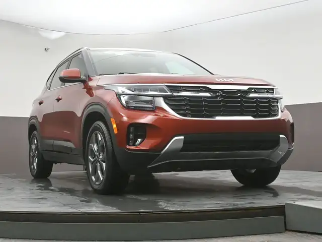 2025 Kia Seltos EX AWD Call 902-466-9550 Android Auto / Apple Ca - Photo 35