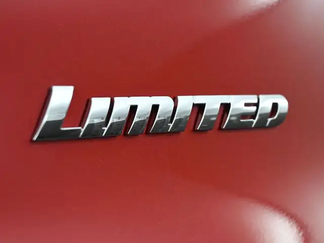 2023 Toyota 4Runner LIMITED Call 902-466-9550 ANDROID AUTO / APP - Photo 24