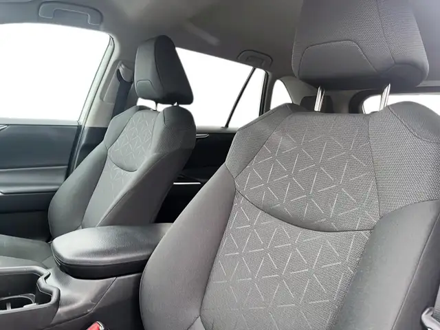 2024 Toyota RAV4 LE LE | Adaptive Cruise | Heated Seats - Photo 8