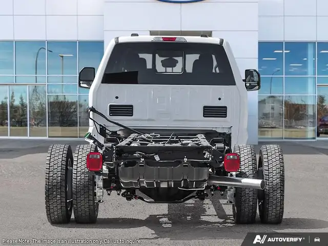 2026 Ford Super Duty F-550 DRW - Photo 5