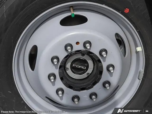 2026 Ford Super Duty F-550 DRW - Photo 7