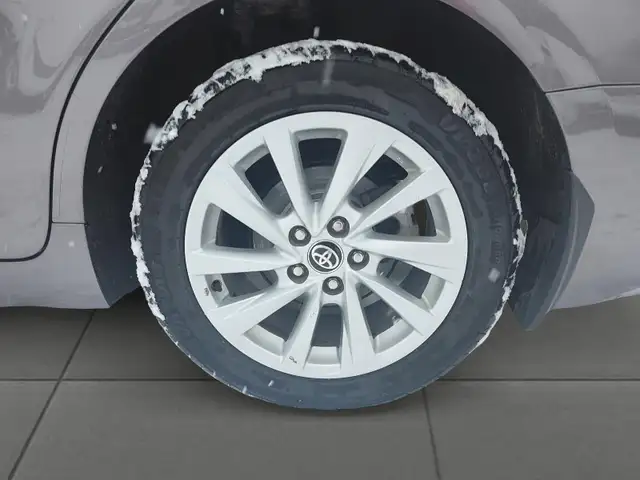 2024 Toyota Camry SE SE | Heated Seats | Dual Climate Control - Photo 9