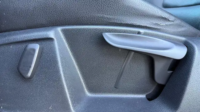 2014 Volkswagen Tiguan Auto, FWD, 2.0L 4cyl, Gas - Photo 12