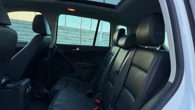 2014 Volkswagen Tiguan Auto, FWD, 2.0L 4cyl, Gas - Photo 16