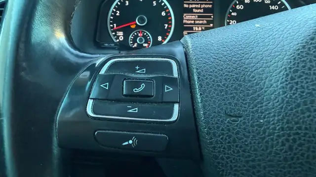 2014 Volkswagen Tiguan Auto, FWD, 2.0L 4cyl, Gas - Photo 18