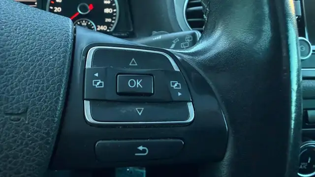 2014 Volkswagen Tiguan Auto, FWD, 2.0L 4cyl, Gas - Photo 19