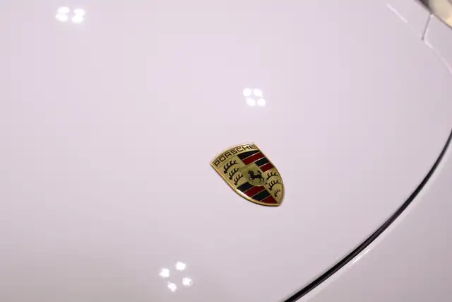 2012 Porsche 911 Carrera S Cabriolet | HIGHLY OPTIONED | LOW KM - Photo 10