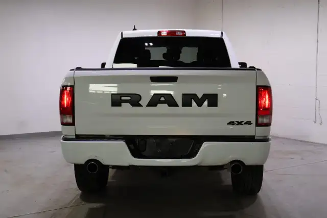 2020 RAM 1500 Classic Express 4x4 Quad Cab 6'4' Box | ONE OWNER - Photo 4