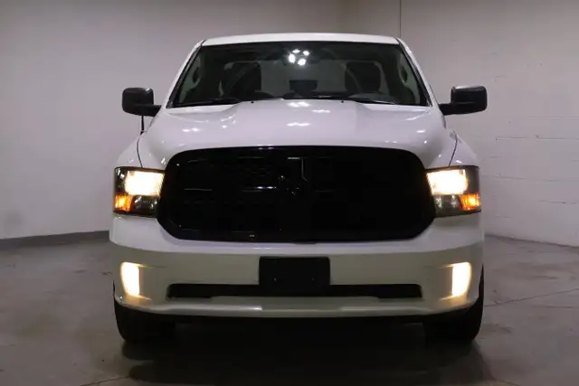 2020 RAM 1500 Classic Express 4x4 Quad Cab 6'4' Box | ONE OWNER - Photo 7