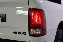 2020 RAM 1500 Classic Express 4x4 Quad Cab 6'4' Box | ONE OWNER - Photo 9