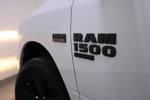 2020 RAM 1500 Classic Express 4x4 Quad Cab 6'4' Box | ONE OWNER - Photo 10