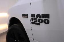 2020 RAM 1500 Classic Express 4x4 Quad Cab 6'4' Box | ONE OWNER - Photo 10