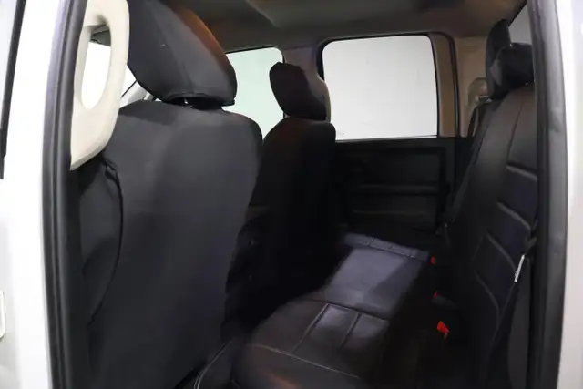 2020 RAM 1500 Classic Express 4x4 Quad Cab 6'4' Box | ONE OWNER - Photo 20