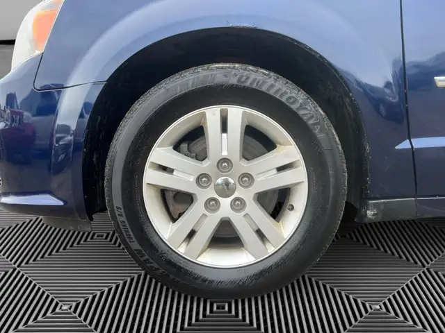 2017 Dodge Grand Caravan CREW | CLEAN CARFAX | LEATHER | BACK-UP - Photo 9