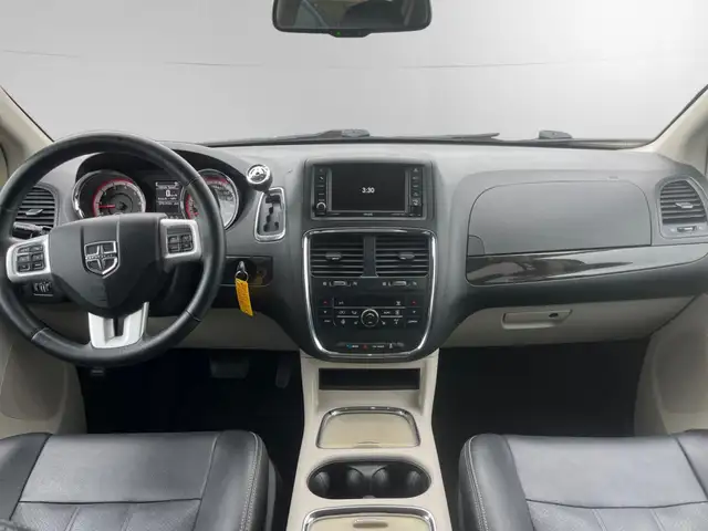 2017 Dodge Grand Caravan CREW | CLEAN CARFAX | LEATHER | BACK-UP - Photo 14