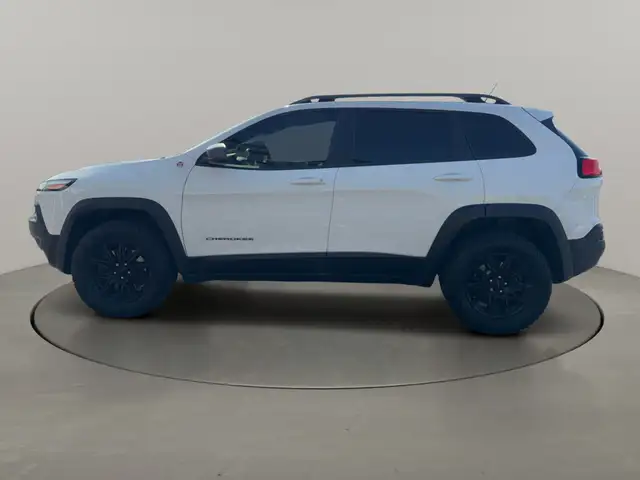 2015 Jeep Cherokee Trailhawk (CERTIFIED) - Photo 2