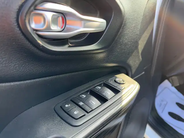 2015 Jeep Cherokee Trailhawk (CERTIFIED) - Photo 8