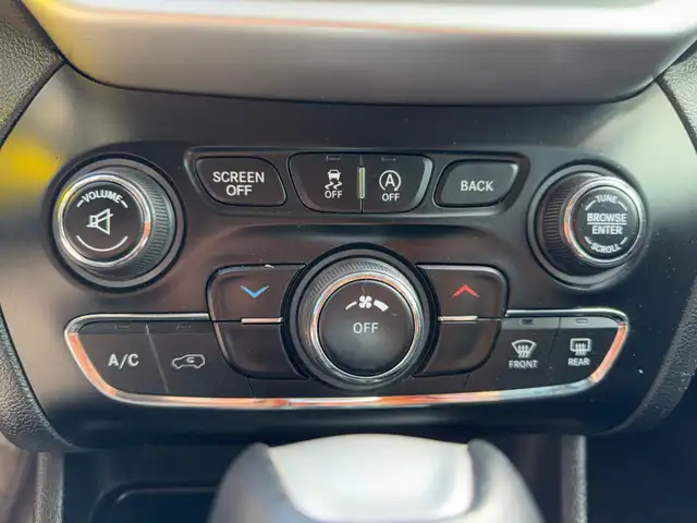2015 Jeep Cherokee Trailhawk (CERTIFIED) - Photo 12