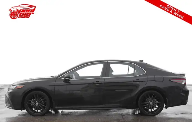 2022 Toyota Camry Hybrid XSE, Sunroof, Back Camera, Alloy Wheels - Photo 3