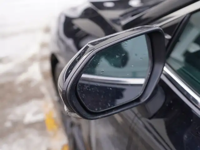 2022 Toyota Camry Hybrid XSE, Sunroof, Back Camera, Alloy Wheels - Photo 5