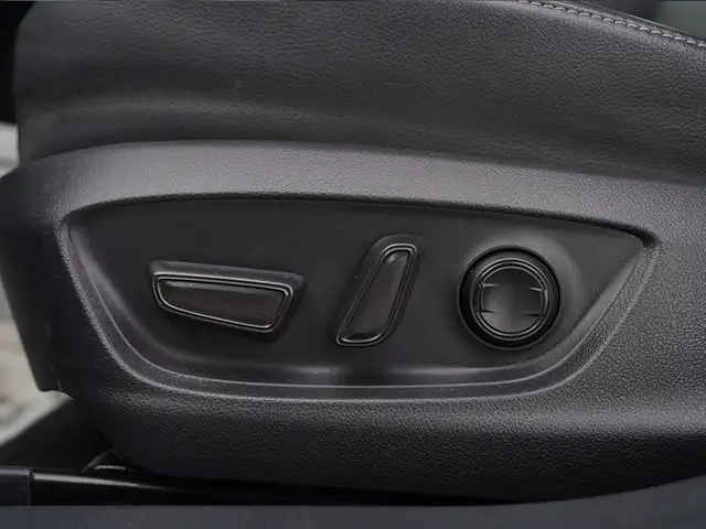 2022 Toyota Camry Hybrid XSE, Sunroof, Back Camera, Alloy Wheels - Photo 9