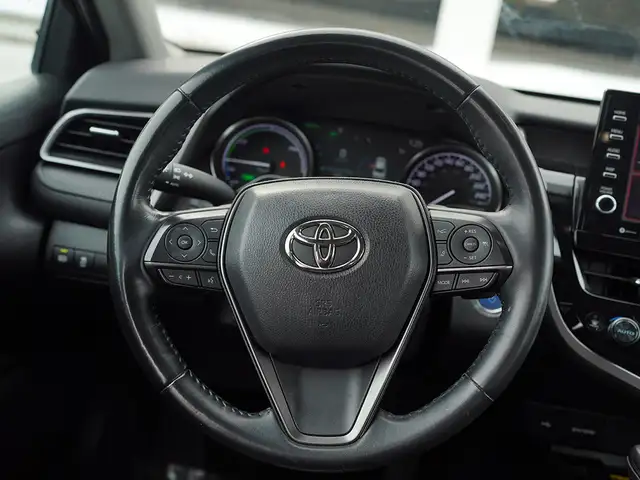 2022 Toyota Camry Hybrid XSE, Sunroof, Back Camera, Alloy Wheels - Photo 11