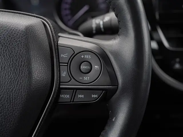 2022 Toyota Camry Hybrid XSE, Sunroof, Back Camera, Alloy Wheels - Photo 14