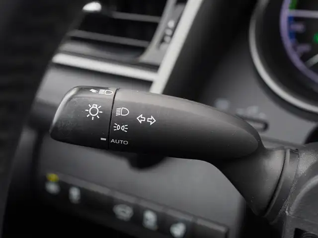 2022 Toyota Camry Hybrid XSE, Sunroof, Back Camera, Alloy Wheels - Photo 15